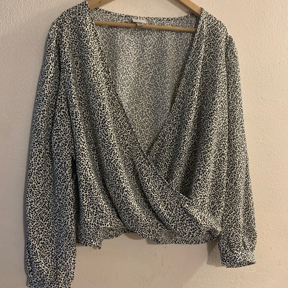 NWOT A New Day Leave Pattern Blouse